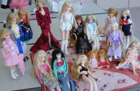 ���J�����A�W�F�j�[�Ȃǂ������B