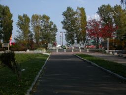 創成川側の入り口。周辺には公園っぽい施設もあります。