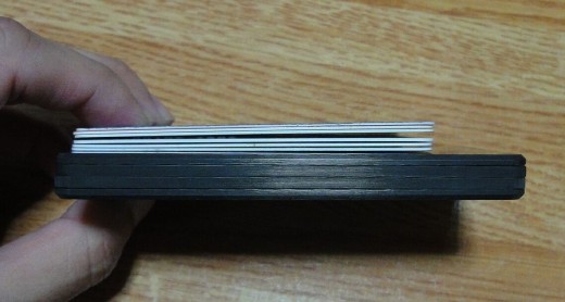 Keplero６枚収納タイプとカード６枚の厚さを比較